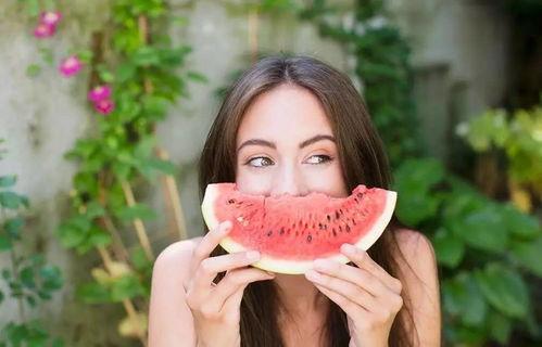 吃瓜 喉咙疼,如何缓解与预防