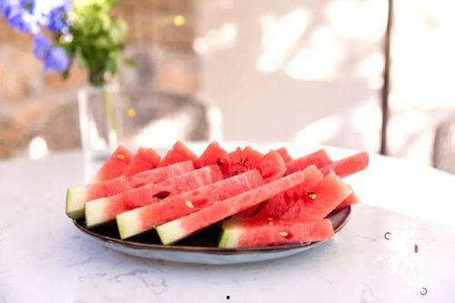 丽江的吃瓜,瓜果飘香，舌尖上的瓜界盛宴