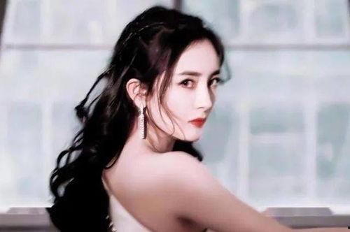 杨幂回复吃瓜,直面争议，展现真实自我